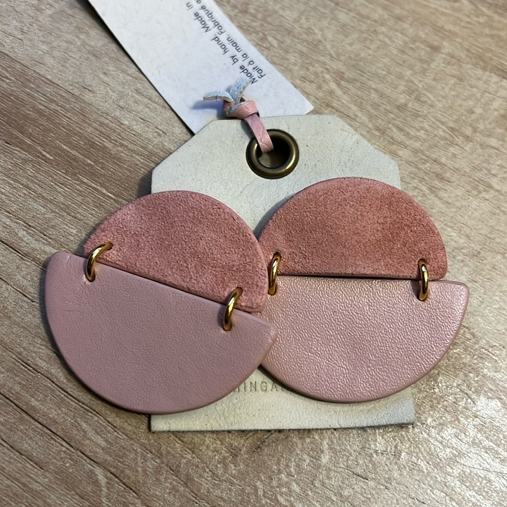 NWT ANTHROPOLOGIE PINK LEATHER EARRING